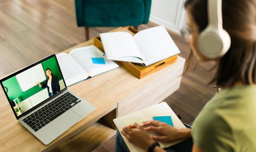 Educação a Distância (EaD) ou Educação Presencial